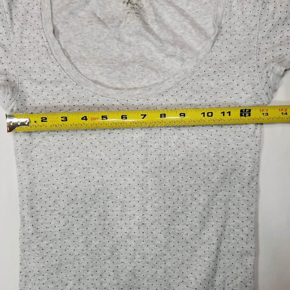 American Eagle Outfitters Gray Cap Sleeve Fitted Tee - Picture 4 of 4